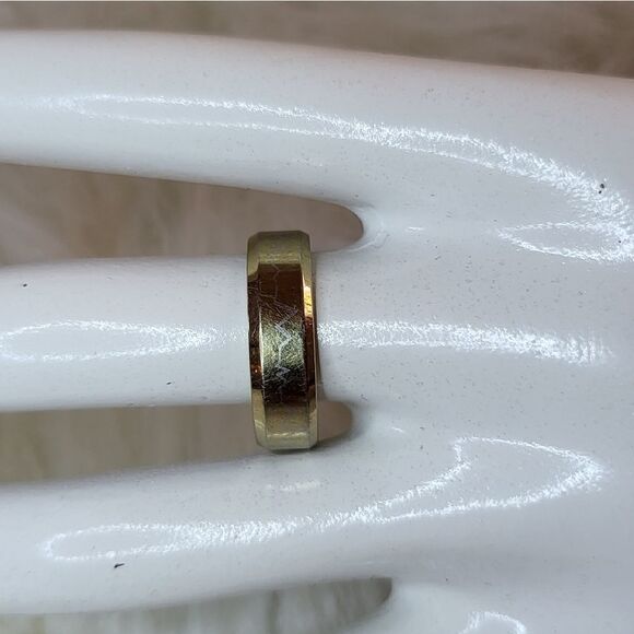Spikes Jewelry - 𝅺Gold band with silver etched heartbeat sz 9